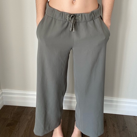 Lululemon flares - Picture 4 of 5